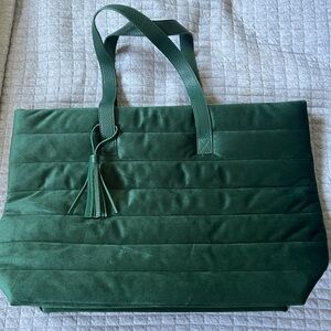 Green velvet tote bag